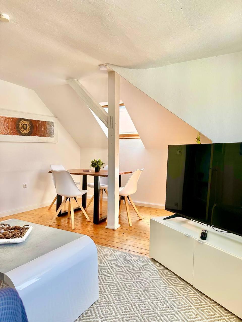 3ZKB Apartment, 75qm mit Parkplatz, zentral, ruhig, hell, top Ausstattung, Klima, Ideal für Paare, Familie und Business in OL, Etage2 DG Oldenburg Exterior foto